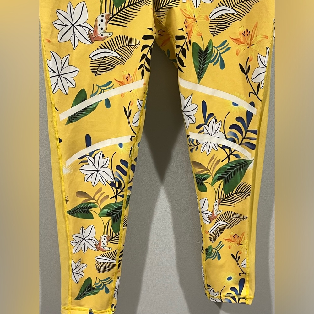 Zyia Active 7/8 Floral Yellow Leggings Sz 6-8 Reflective Light nTight - Picture 5 of 12